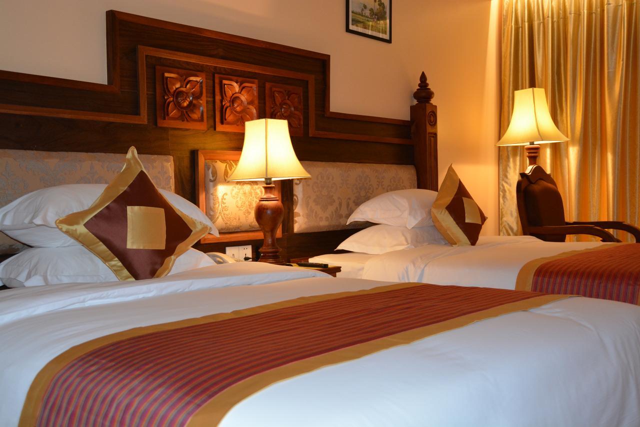 Bayon Era Hotel Siem Reap Extérieur photo