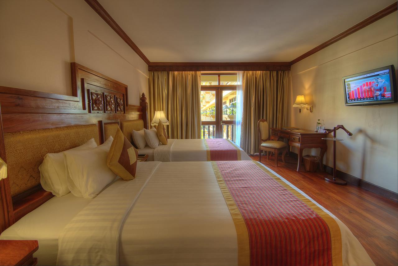 Bayon Era Hotel Siem Reap Extérieur photo