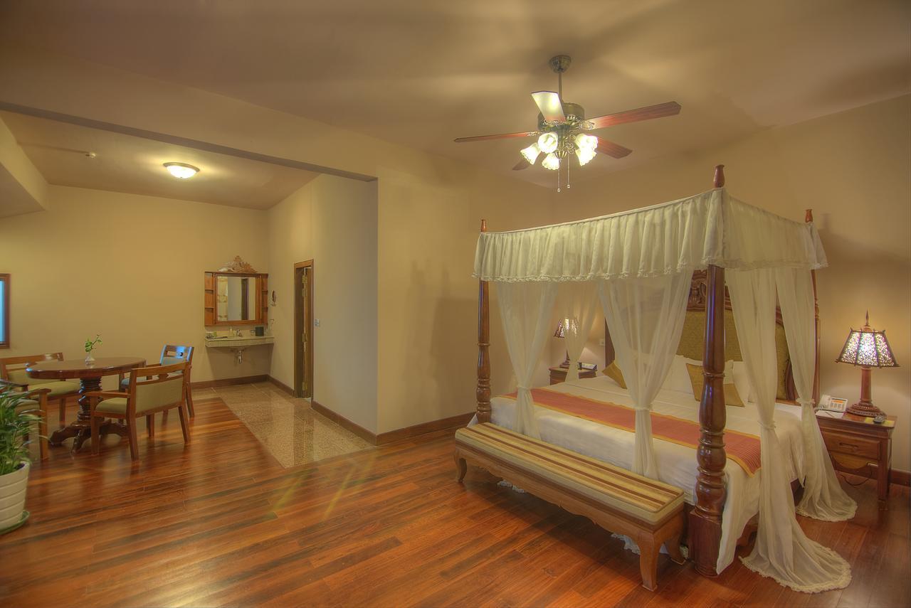 Bayon Era Hotel Siem Reap Extérieur photo